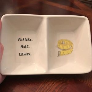 NWOT Rae Dunn “measure” tray